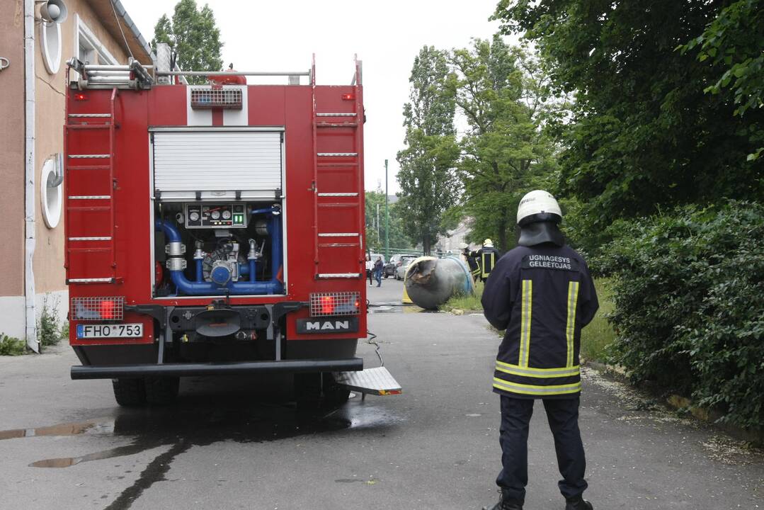 Klaipėdoje degė šiukšlių konteineris