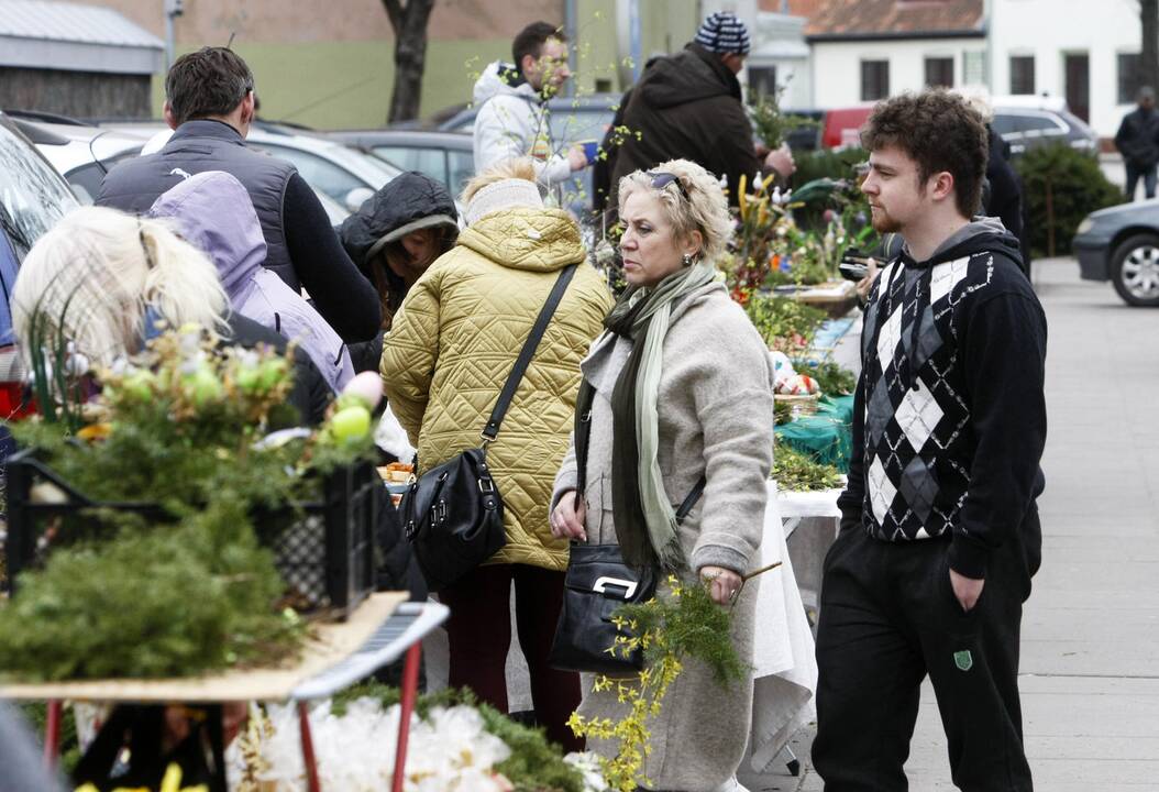 Verbų sekmadienį skubėjo į Mišias