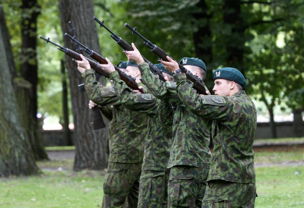 Atnaujintas paminklas 1923 metų žuvusiems sukilimo dalyviams atminti