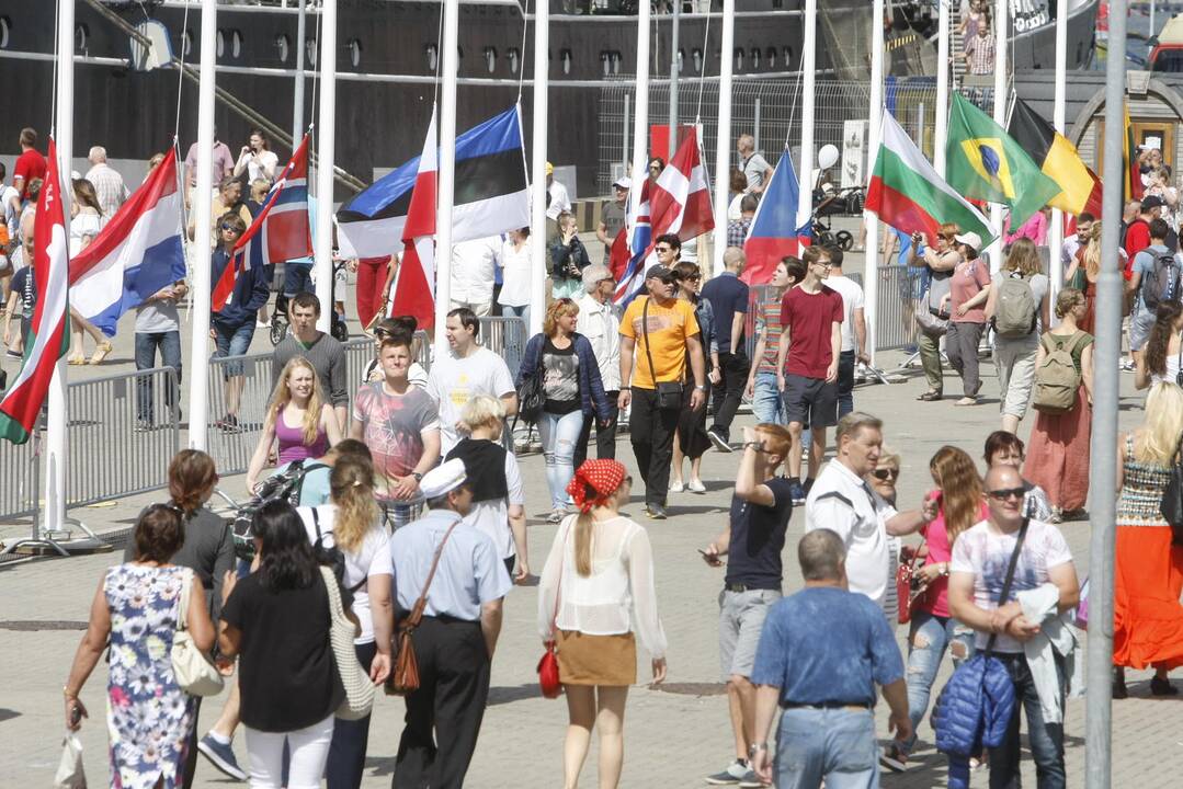 Klaipėdiečiai lankėsi  burlaiviuose