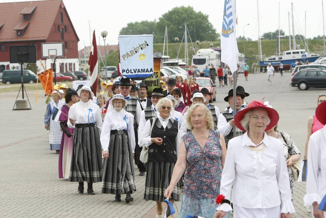 Europos šokių pynė ir vėliavos pakėlimas