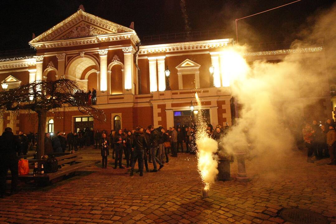 Klaipėdiečiai audringai pasitiko Ugninės Raudonosios Beždžionės metus