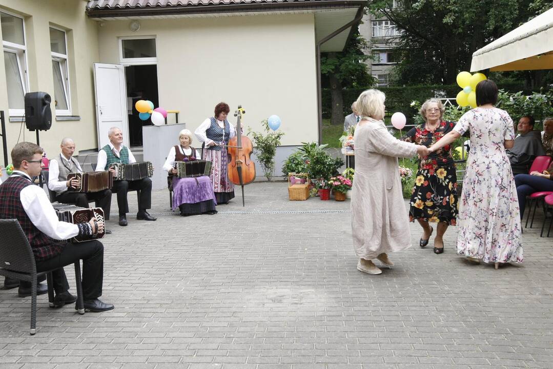 Senelių namuose – sukakties džiaugsmas