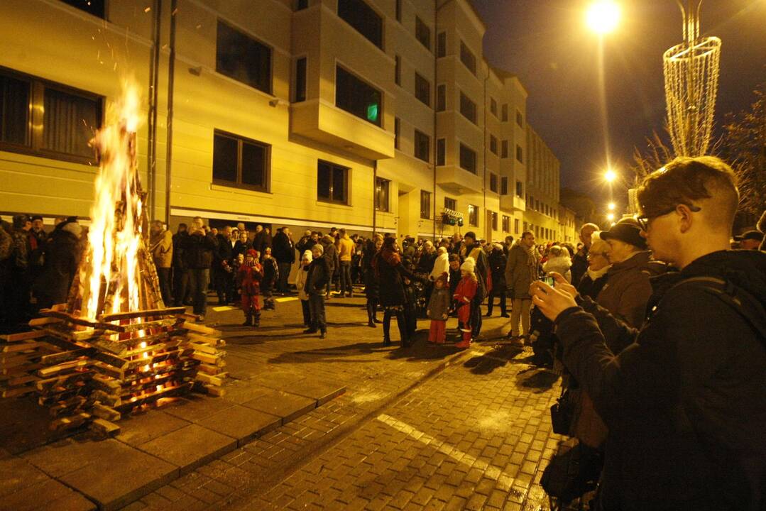 Užsiliepsnojo atminimo laužai – Klaipėda nepamiršo Laisvės gynėjų