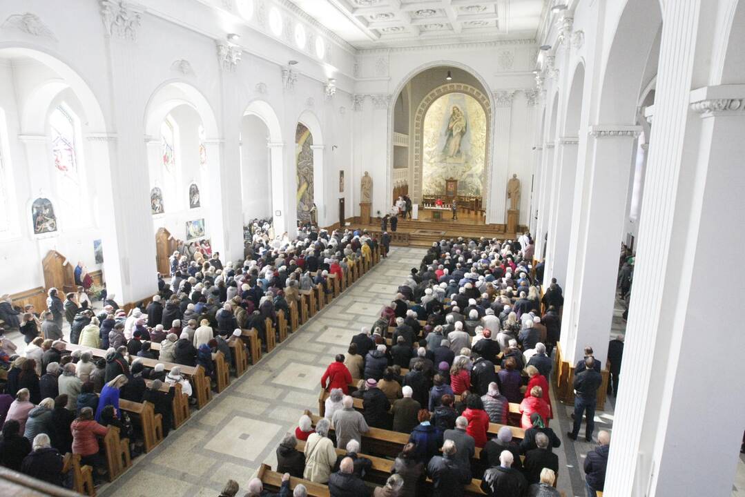 Verbų sekmadienis išjudino klaipėdiečius