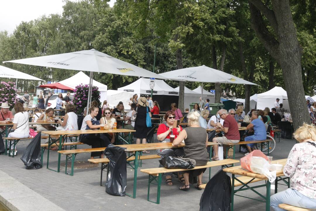 Jūros šventės mugėje – gausybė prekių