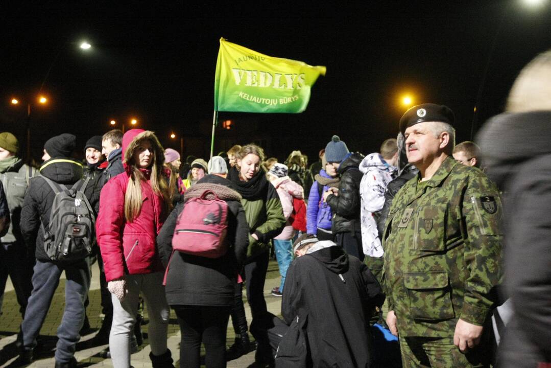 Naktį pajūriu patraukė per pusantro tūkstančio žygeivių