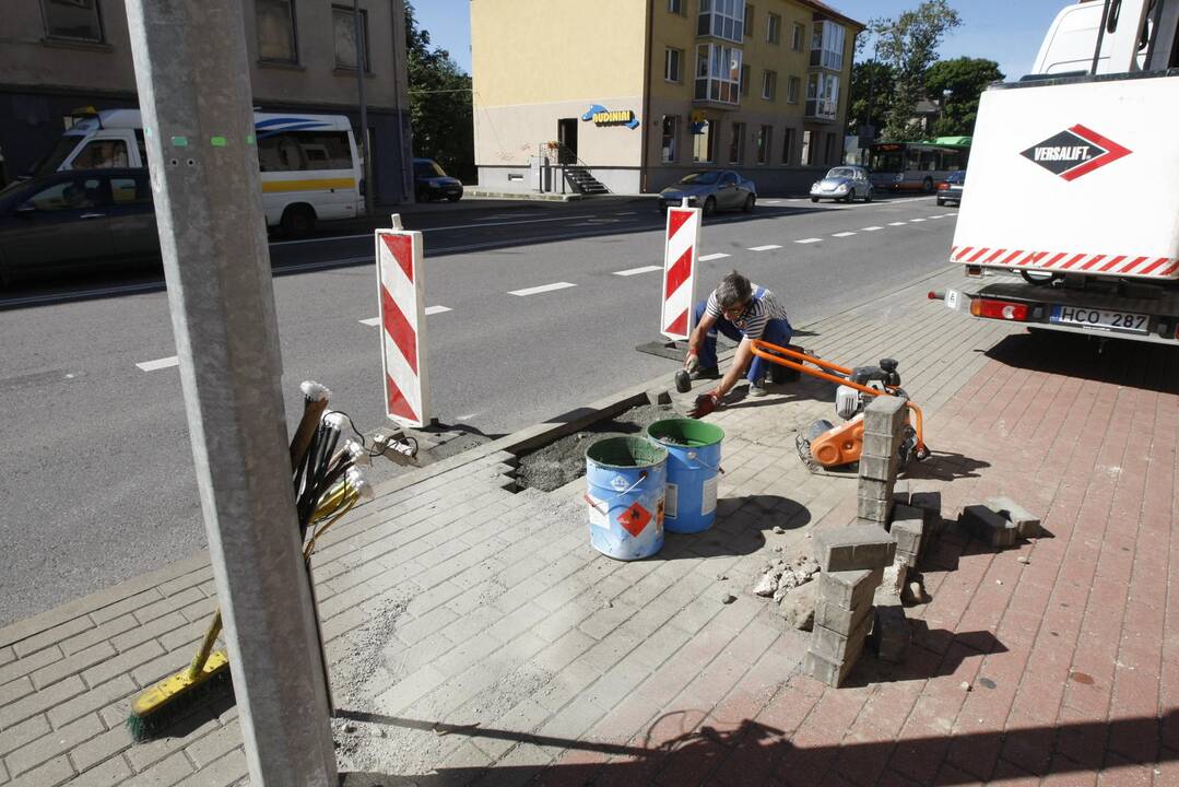 Lietuvininkų aikštėje žibintai vėl švies