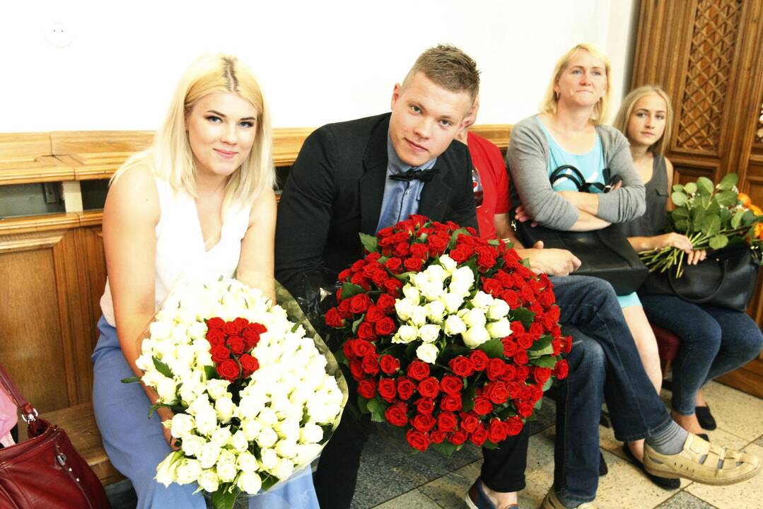 Absolventų laukia darbas gatvėse