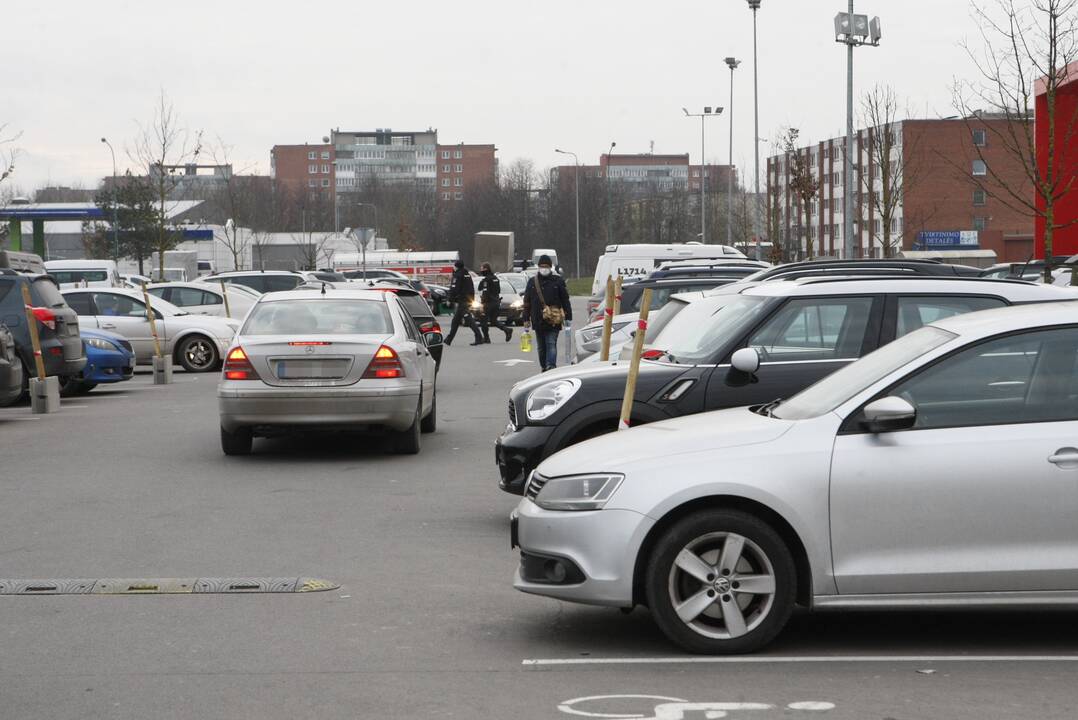 Uostamiestyje prie prekybos centrų – kova dėl vietų: ribojimai beprasmiai?