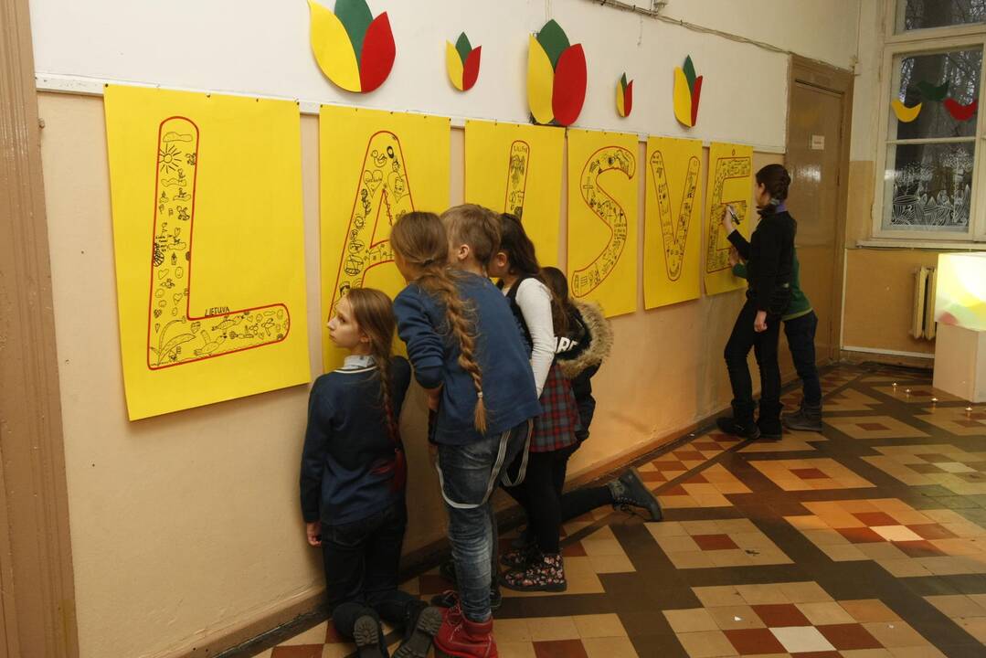 Laisvos Lietuvos vaikai piešė Laisvę