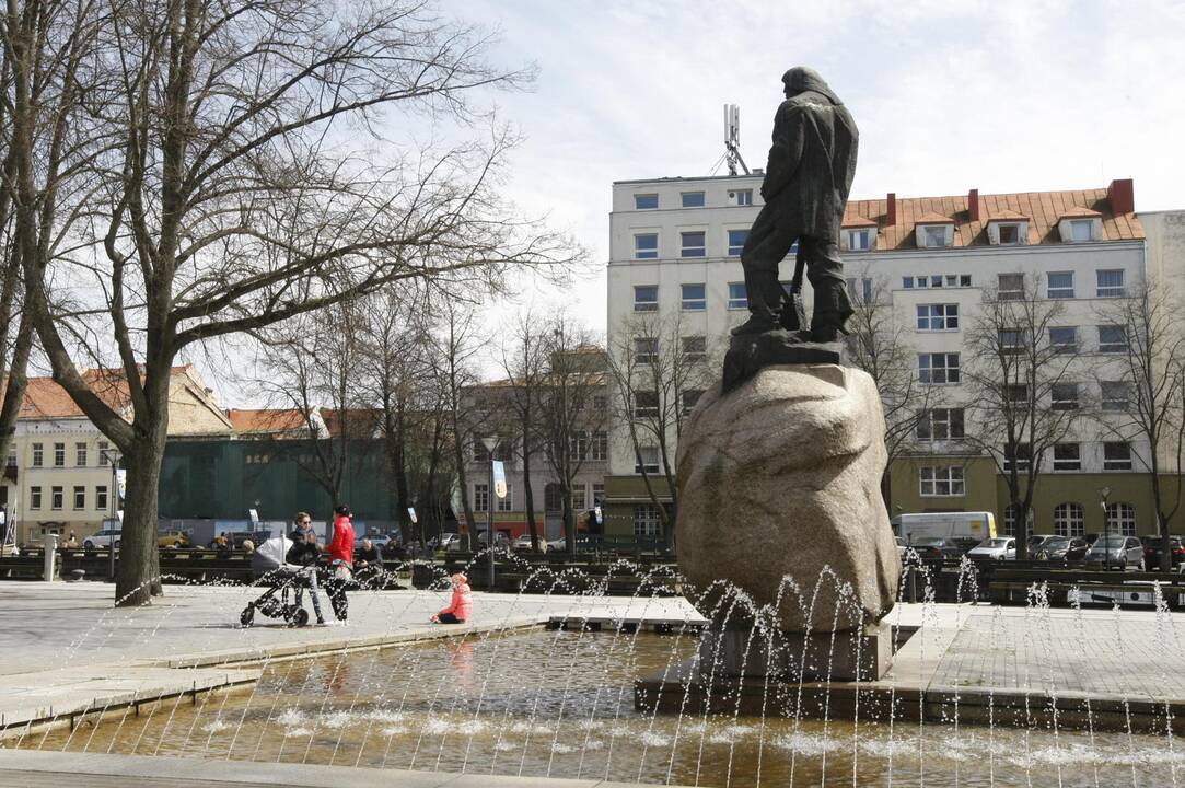 Uostamiestyje pradėjo šniokšti fontanai