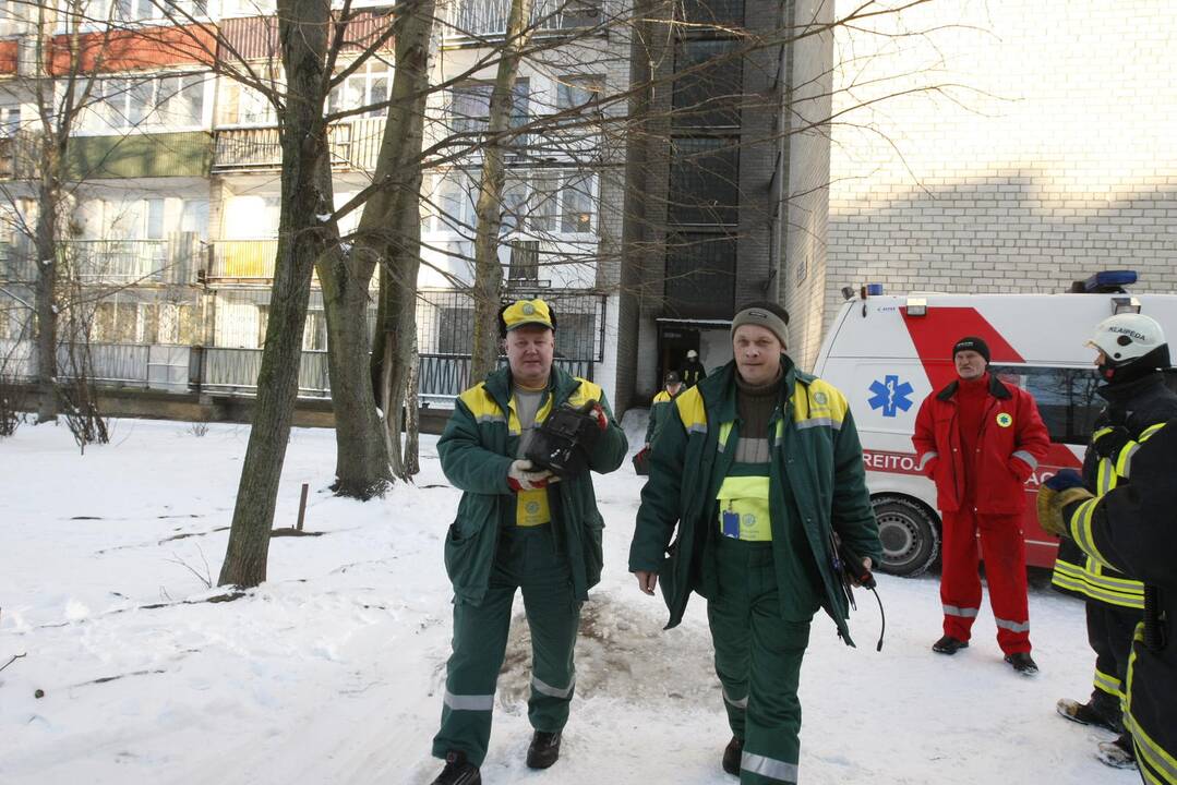 Uostamiestyje daugiabučiame name gaisro metu žuvo senolis