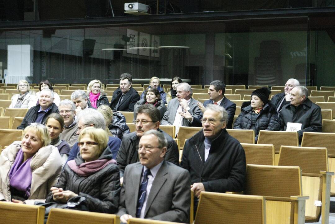 Neringoje pristatytas almanachas "Dorė" ir filmas apie A.M.Brazauską