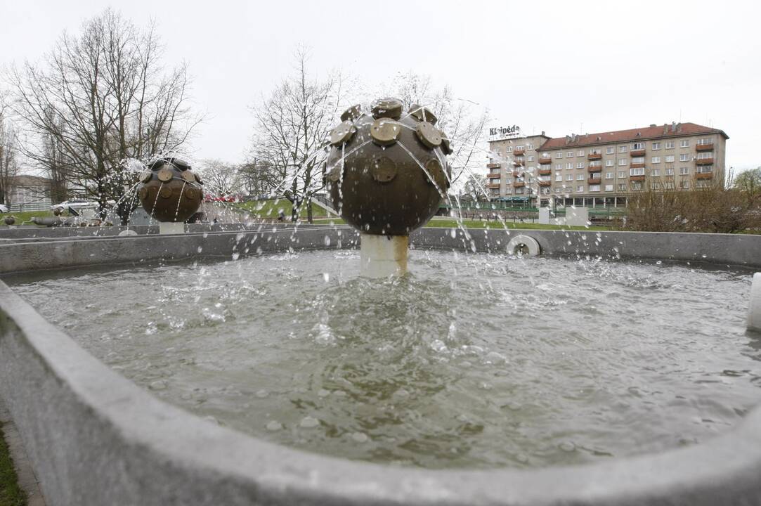 Uostamiestyje pradėjo šniokšti fontanai