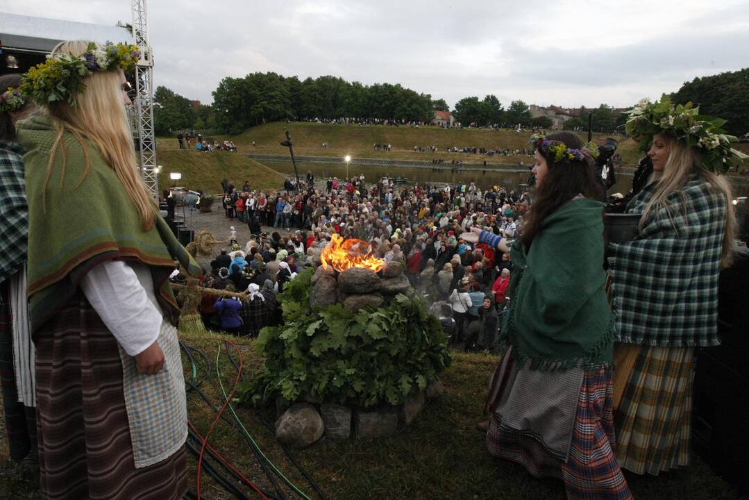 Joninių laužai 