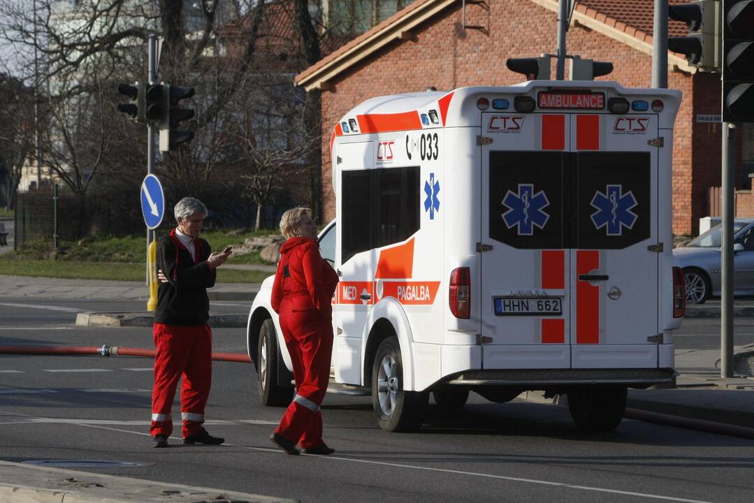 Užsiliepsnojo buvęs Klaipėdos policijos pastatas