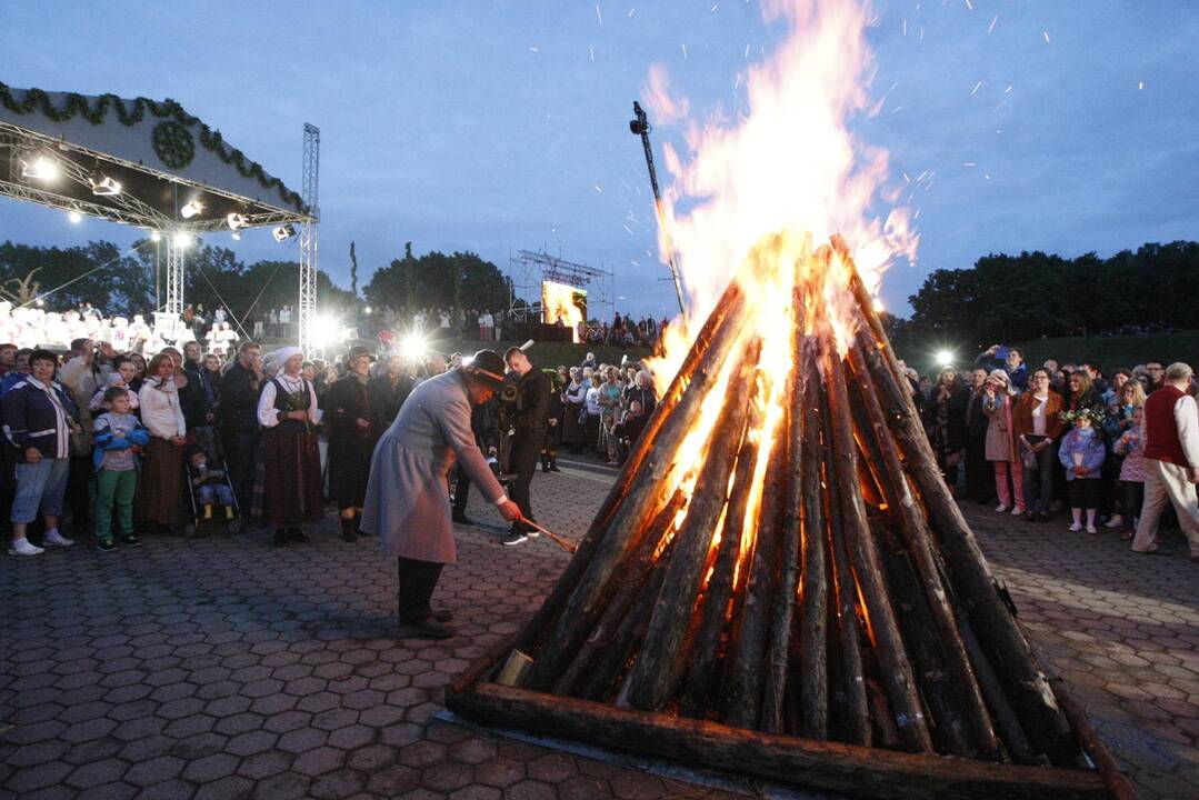 Joninių laužai 