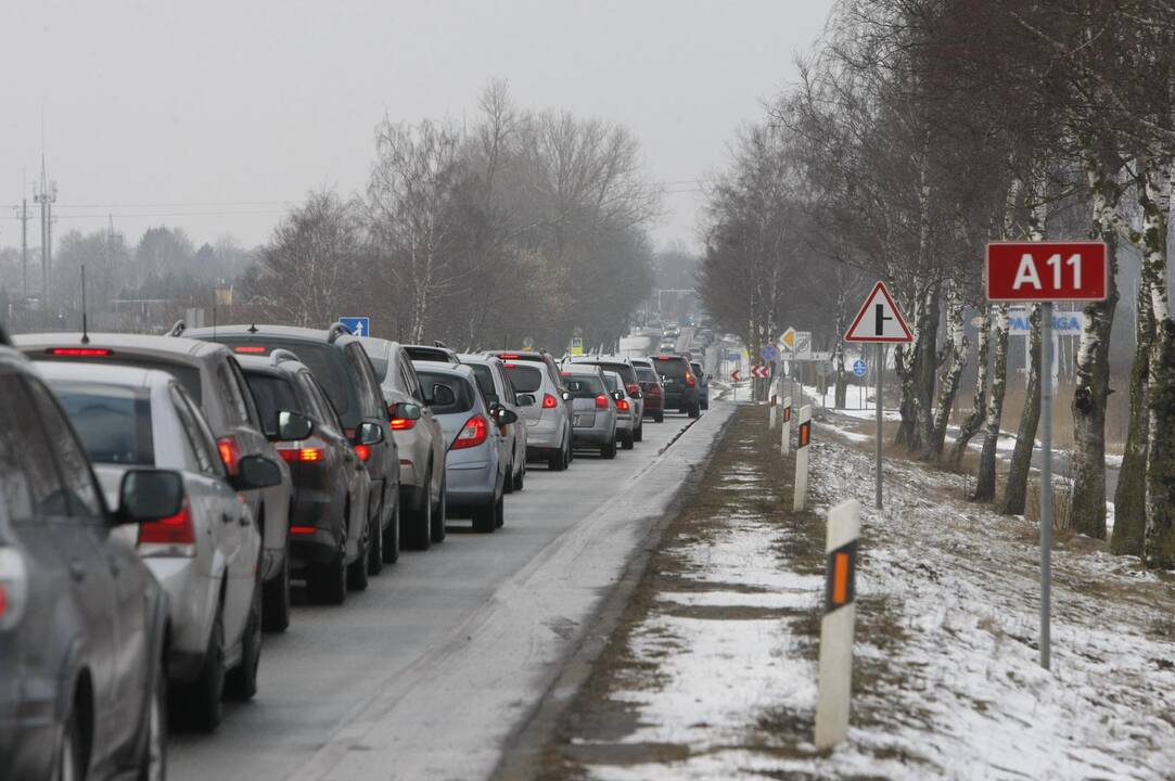 Automobilių eilės į Palangą