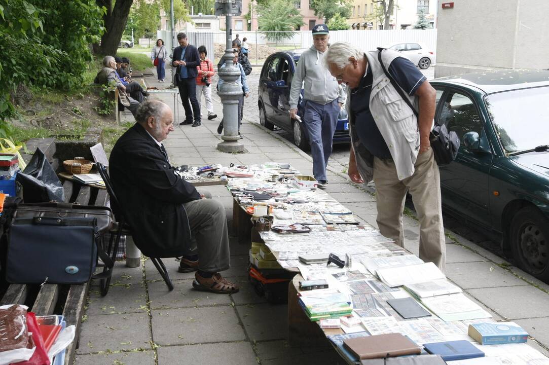 Senamiestyje ir vėl šurmuliavo blusų turgus