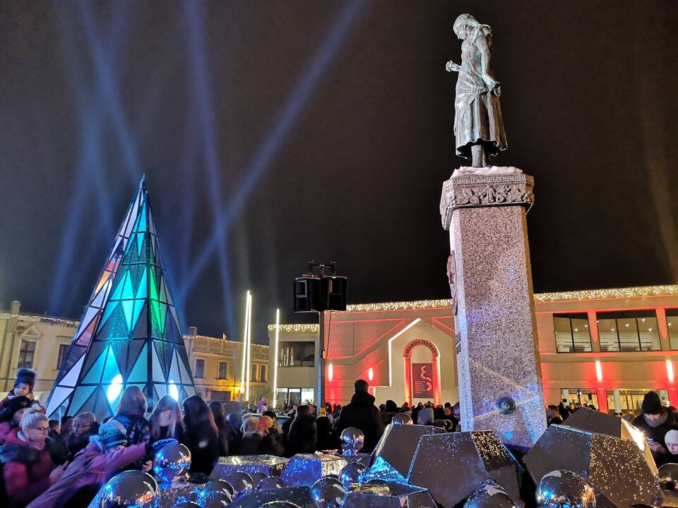 Uostamiestyje sužibo unikali Kalėdų eglutė