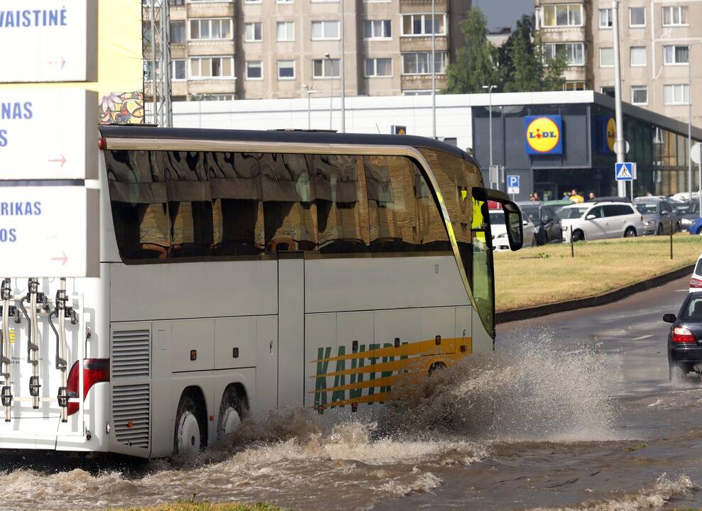 Po liūties ir vėl skęsta Kaunas