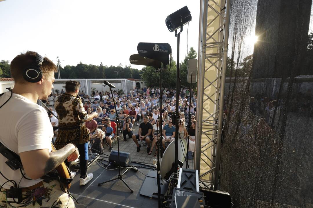 Liepų alėjoje šėlo AKD