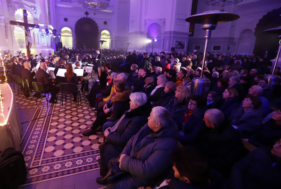 Ąžuolyno orkestras grojo kauniečiams