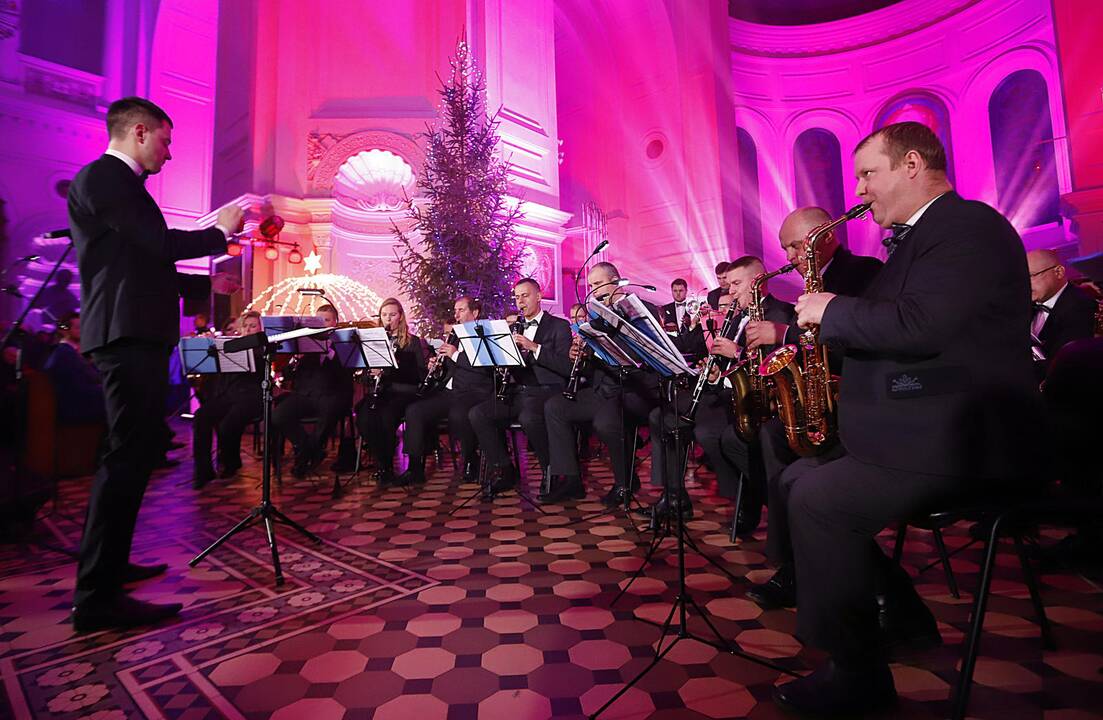 Ąžuolyno orkestras grojo kauniečiams