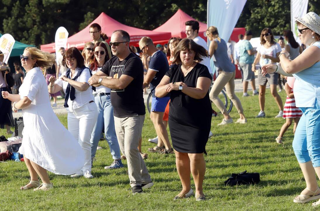 „Laisvės pikniko“ vakarinė dalis