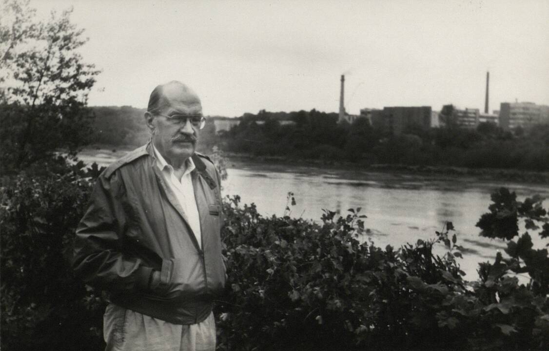 Sugrįžimas: A.T.Antanaitis laisvoje Lietuvoje. 1992 m. Panemunė.