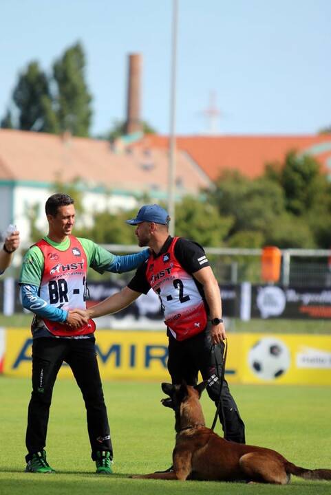 Talentingas: P.Kaupelis dresūros aikštelėje sutinka įvairiausių šunų, tačiau Brasą giria kaip išskirtinį. 