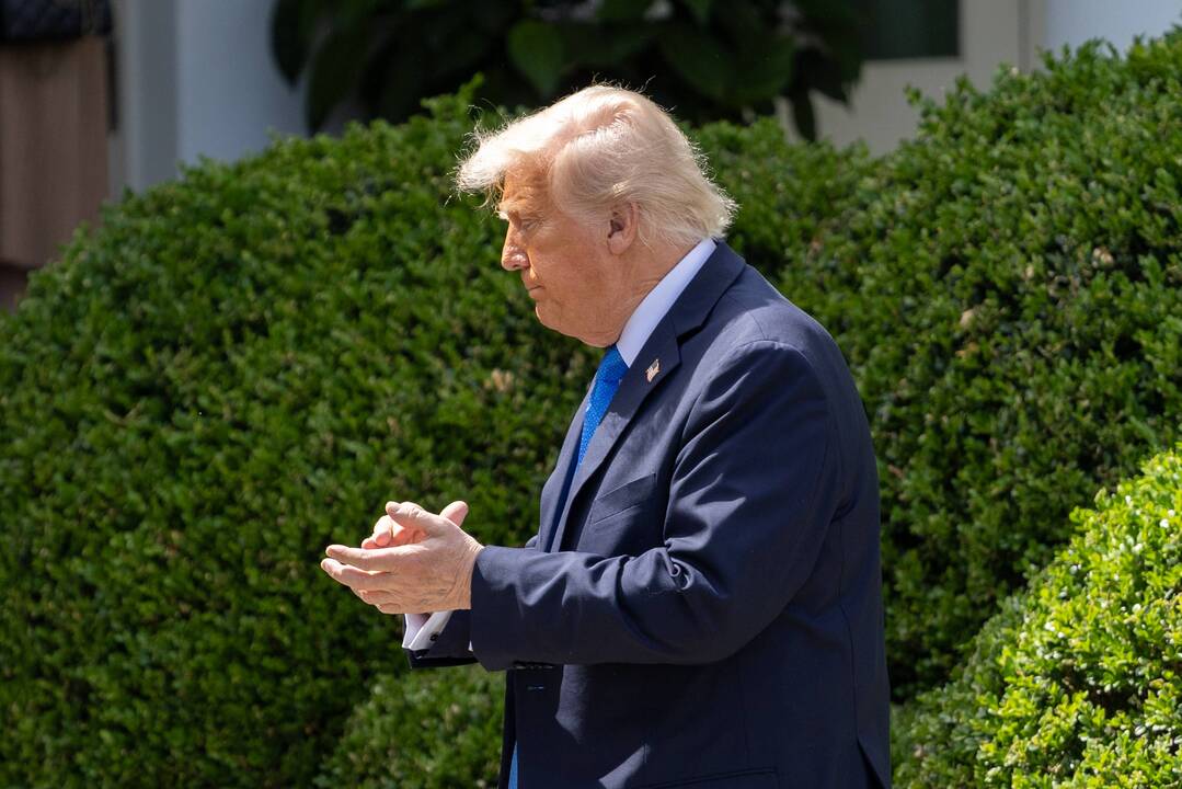 Trumpas pasirašė įstatymą, draudžiantį „keršto pornografiją“