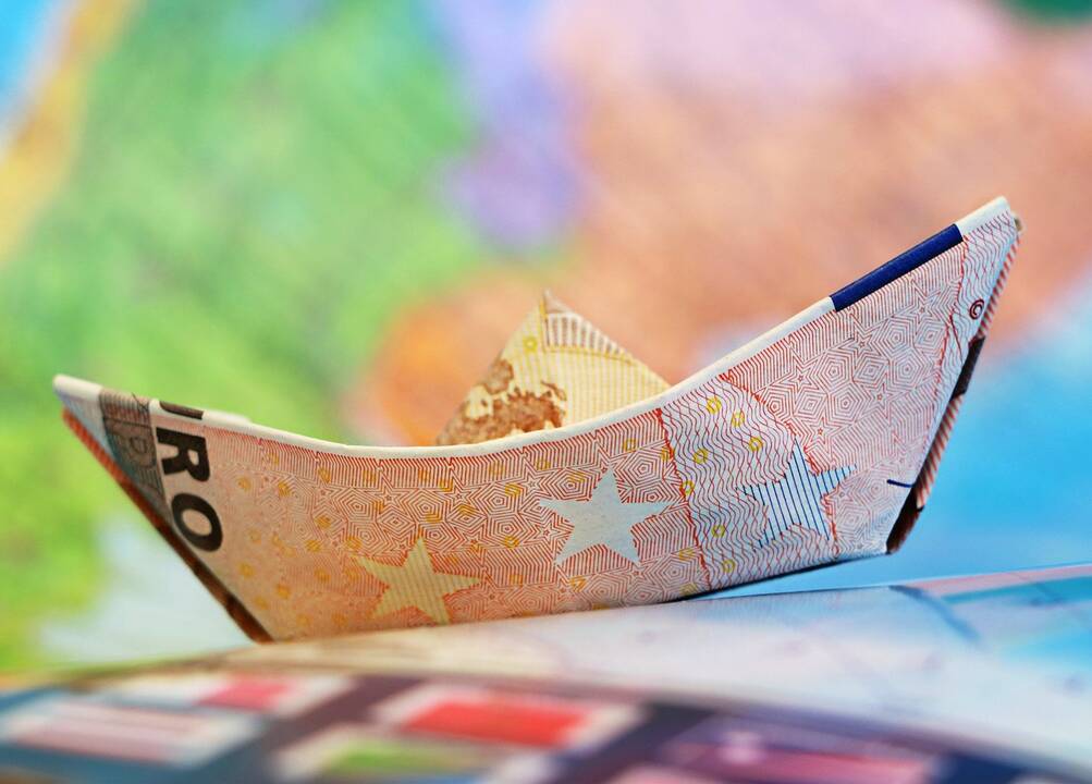 ECB sumažino bazines palūkanas