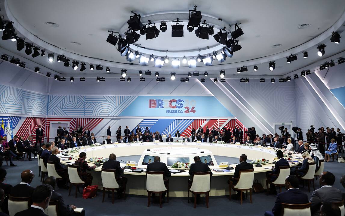 ES: BRICS lyderiai turi liepti V. Putinui nutraukti karą Ukrainoje