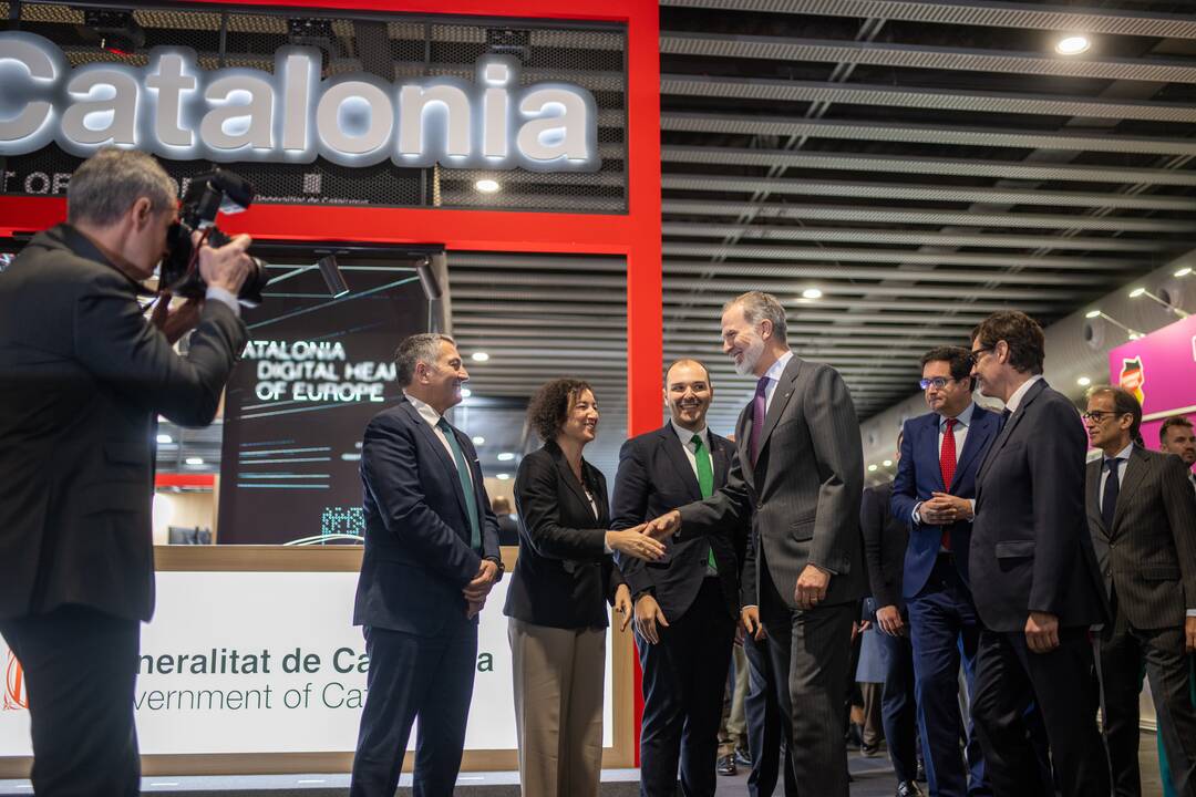 Mobiliojo ryšio pramonės susitikimą Barselonoje ženklina įtampa dėl DI ir prekybos