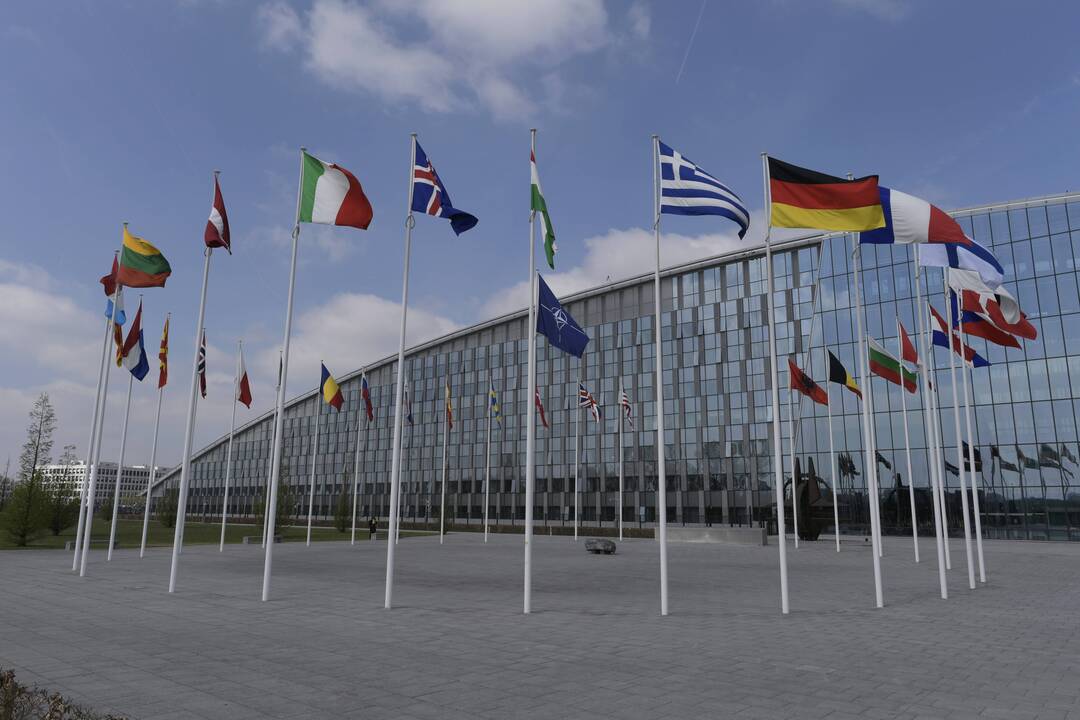 NATO teigimu, 2024 m. 2 proc. išlaidų normatyvą įvykdė 22 narės