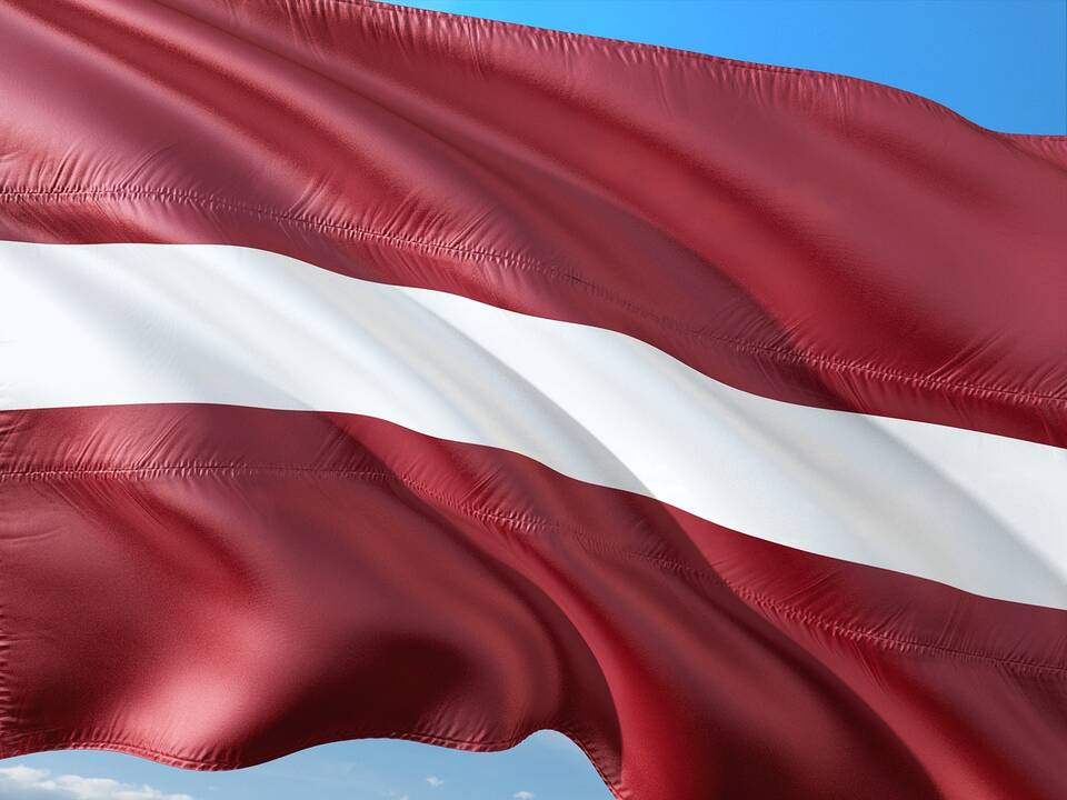 Apklausa: Latvijoje padaugėjo gyventojų, tikinčių Ukrainos pergale prieš Rusiją