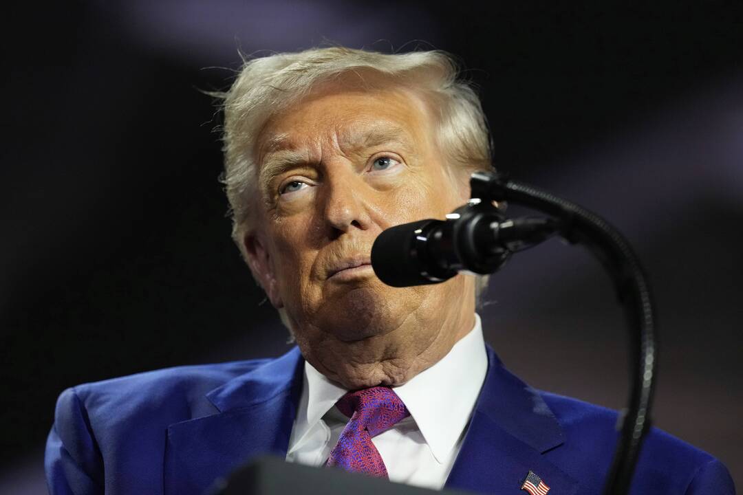 Trumpas sako, kad taika Ukrainoje įmanoma tik po jo susitikimo su Putinu