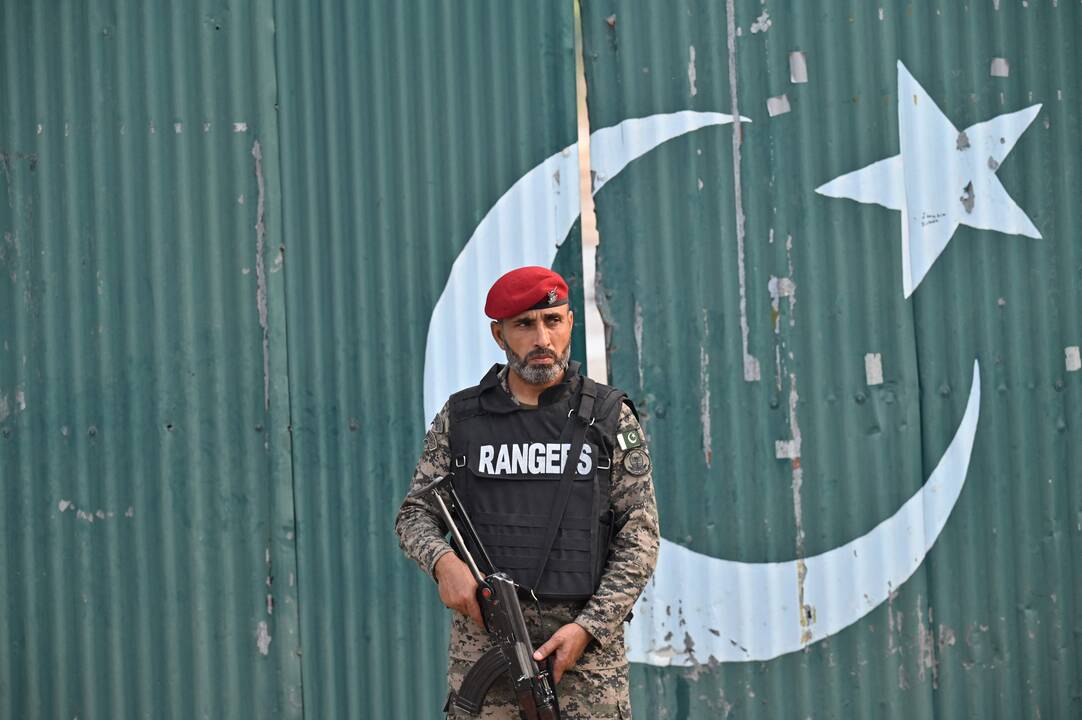 Pakistanas sako neketinantis deeskaluoti situacijos su Indija