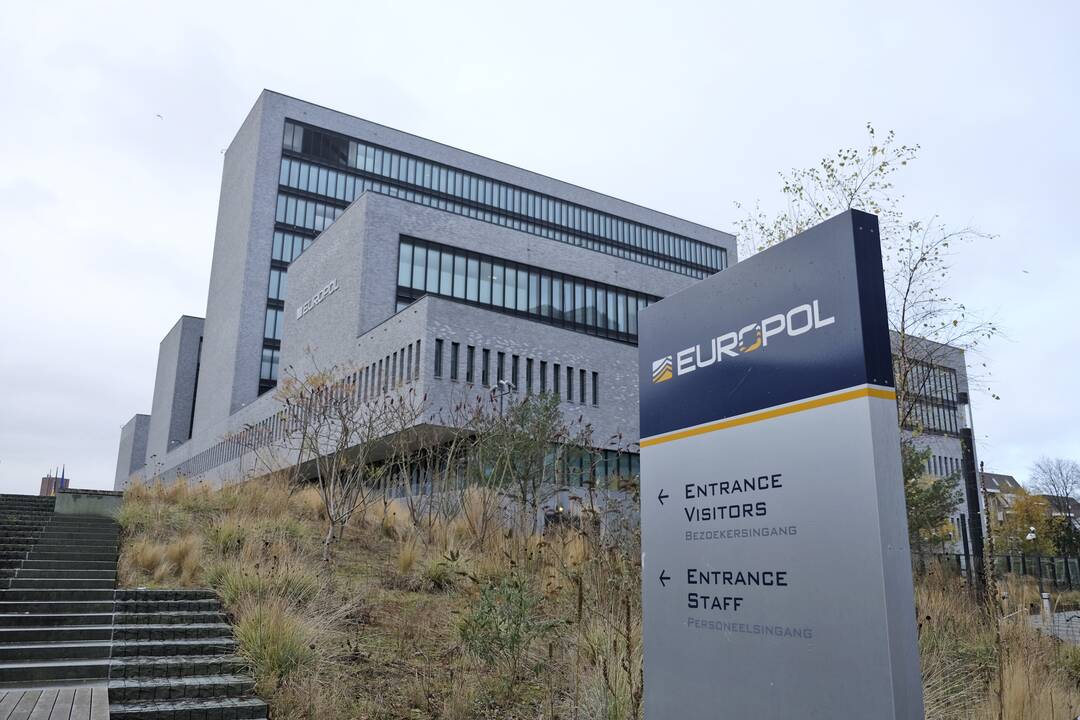 Europolas ketina imtis vaikus verbuojančių nusikaltėlių