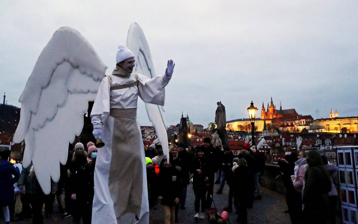 Čekijoje pratęsta nepaprastoji padėtis, uždaromos parduotuvės