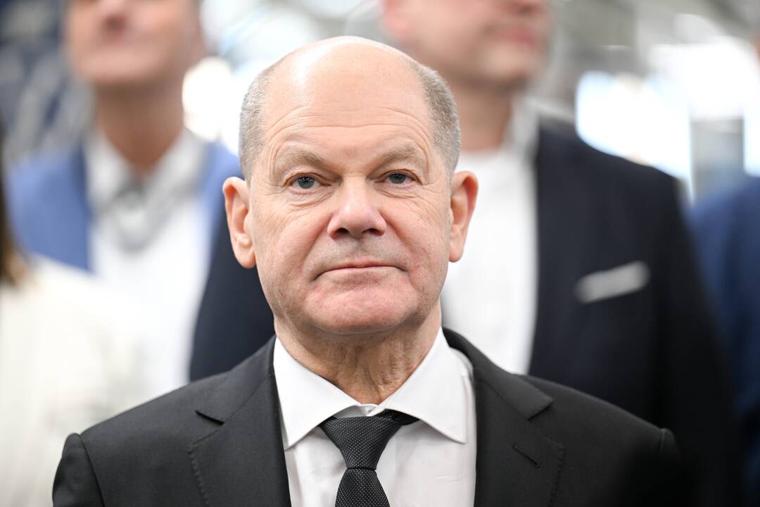 Scholzas: iki paliaubų Ukrainoje dar toli