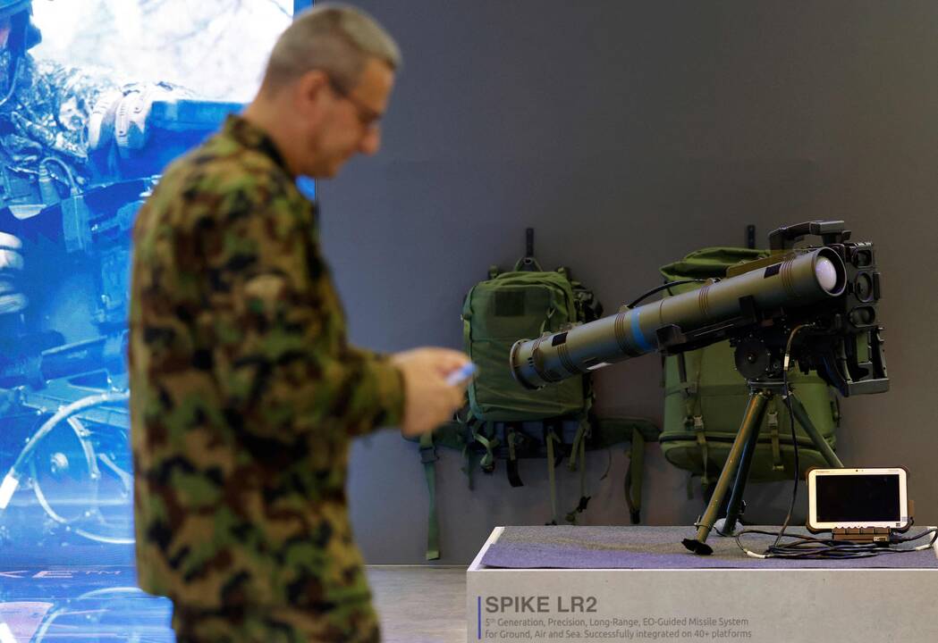 Latvija papildomai pirks prieštankinių sistemų „Spike“ ir kitos įrangos