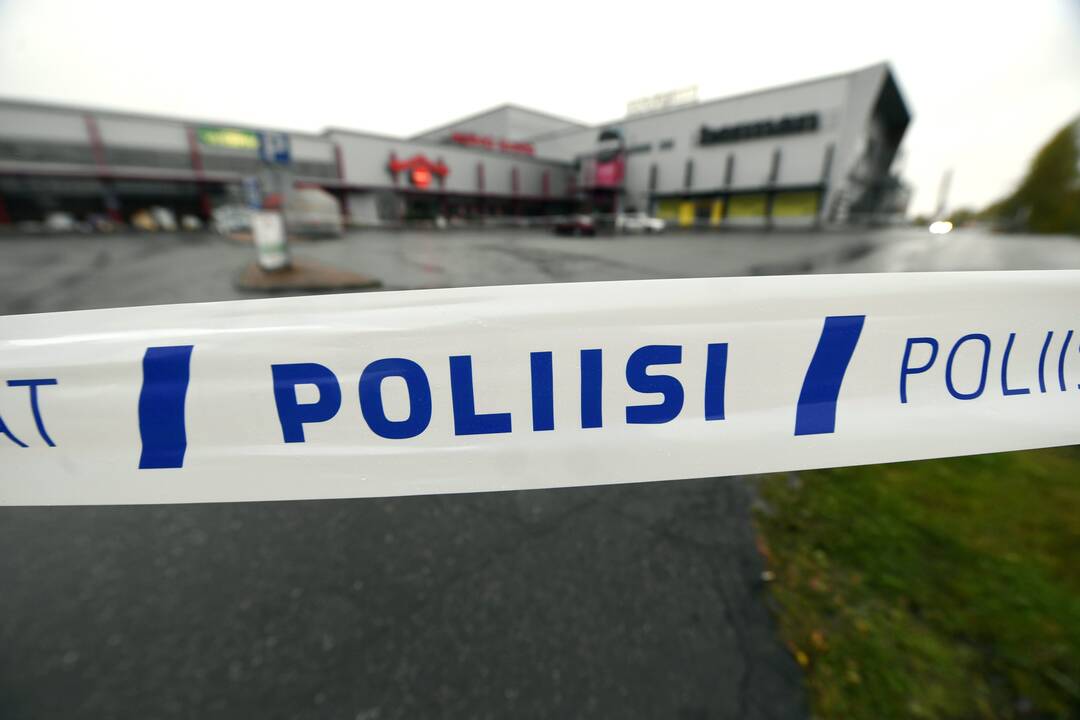 Mokykloje peiliu sužaloti trys moksleiviai