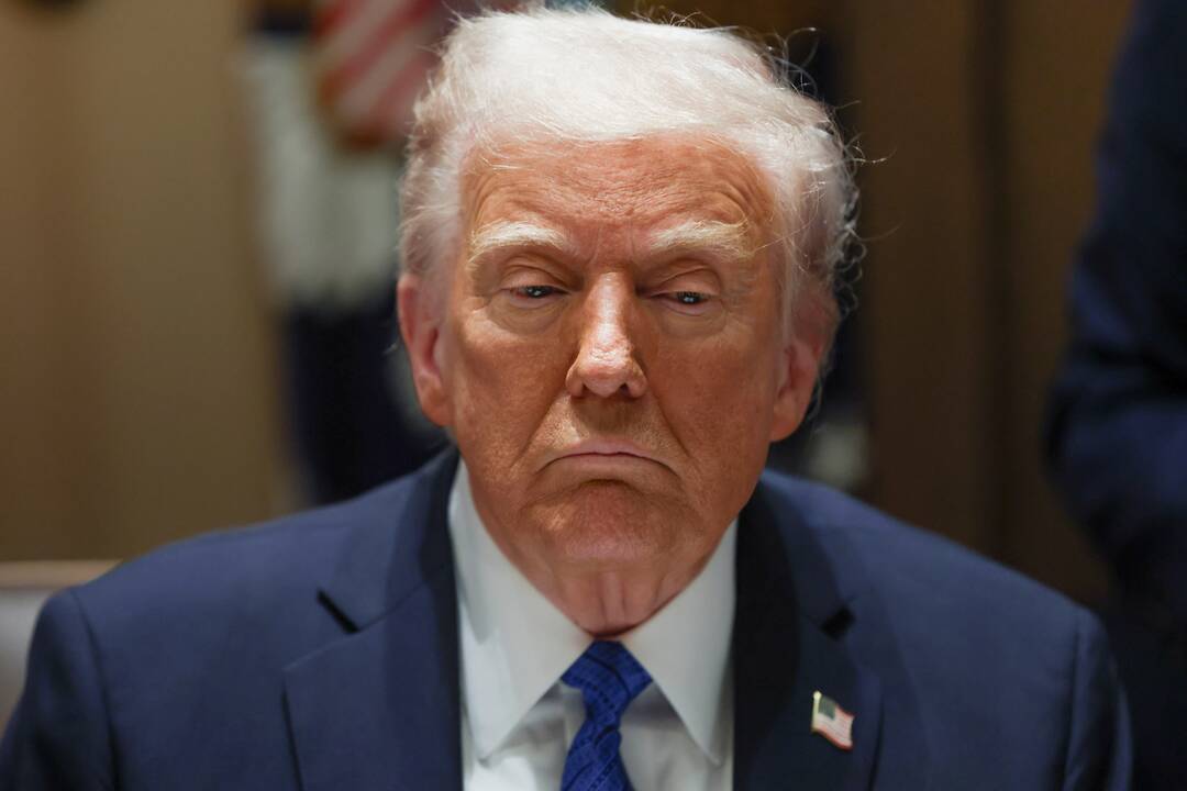 JAV ir Rusijos derybos: Trumpas pradeda įtarti, kad Putinas jį mausto?