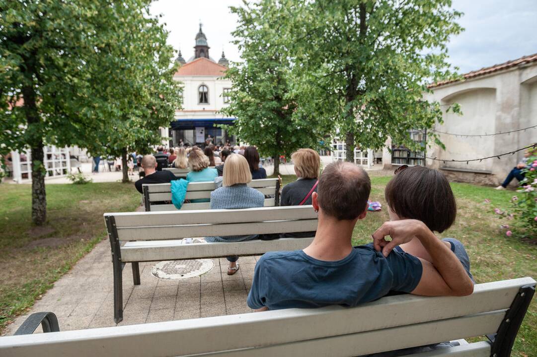 Pažaislio liepų alėjos vakarai | Andrius Kaniava ir grupė