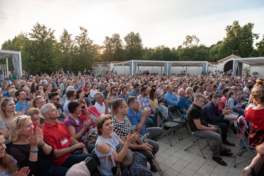 Pažaislio liepų alėjos vakarai | Antikvariniai Kašpirovskio Dantys