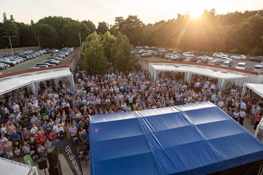 Pažaislio liepų alėjos vakarai | Antikvariniai Kašpirovskio Dantys