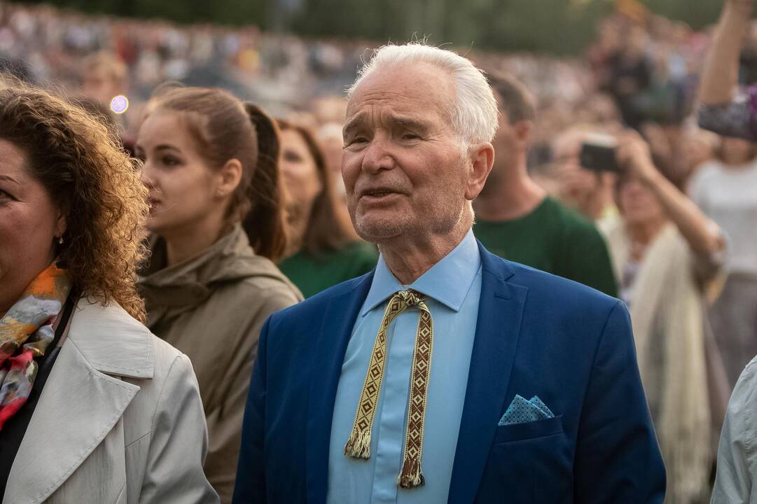 Liepos 6-oji prie Kauno pilies
